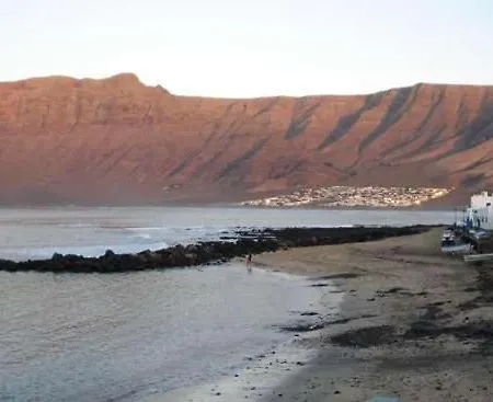 Sleeps 4 Wifi * Famara