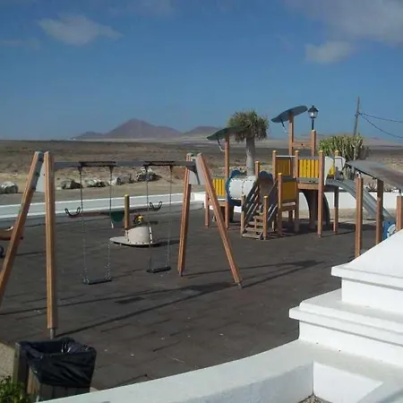 Sleeps 4 Wifi Apartment Famara