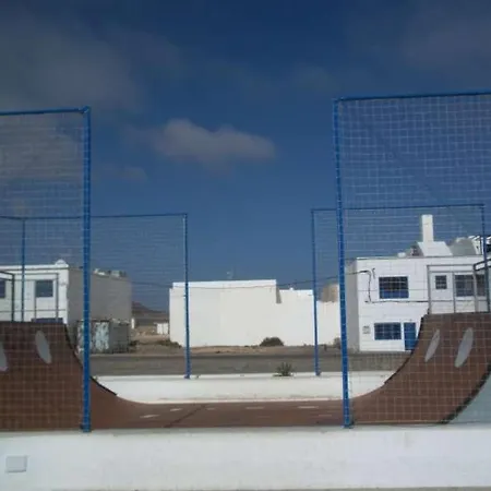 Sleeps 4 Wifi Apartment Famara