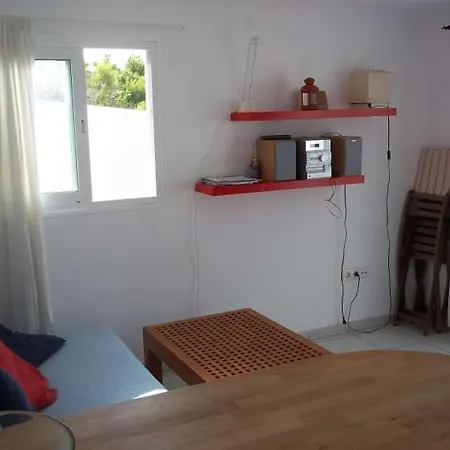 Sleeps 4 Wifi Apartment *