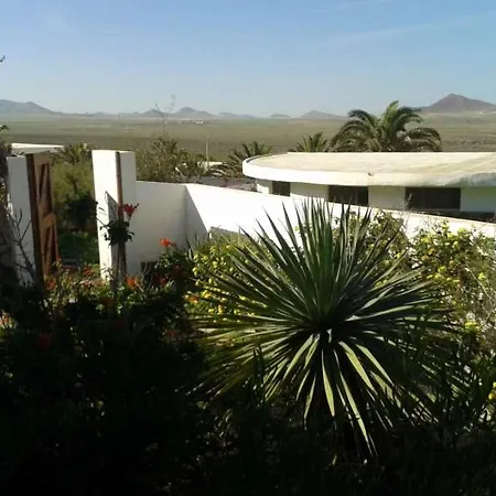 Apartment Sleeps 4 Wifi Famara