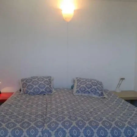 Sleeps 4 Wifi アパート *