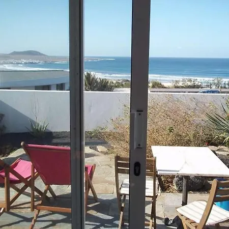 Sleeps 4 Wifi * カレタ・デ・ファマラ
